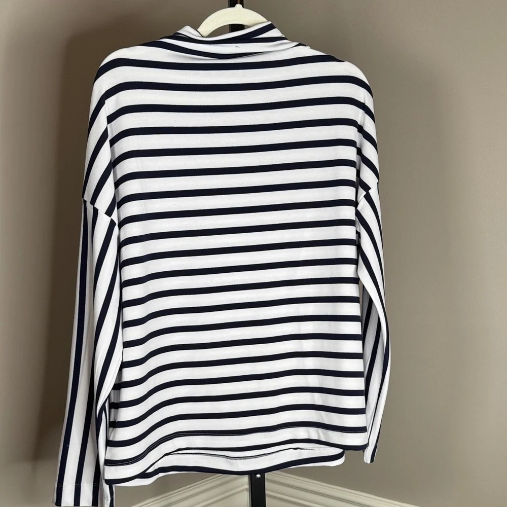 Cable & Gauge Studio Striped Top in Navy and White size large